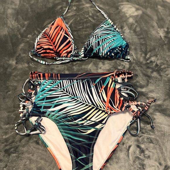 Women 3 piece swimsuit - Picture 3 of 3